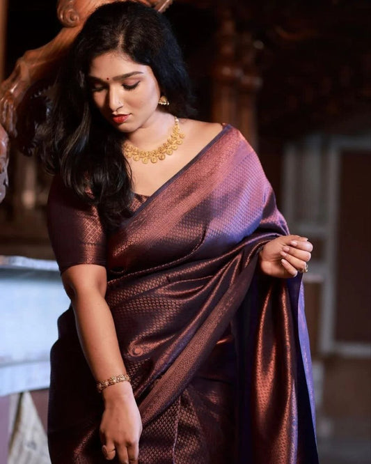 Elegant Soft Lichi Silk Saree: Extraordinary Design & Rich Pallu